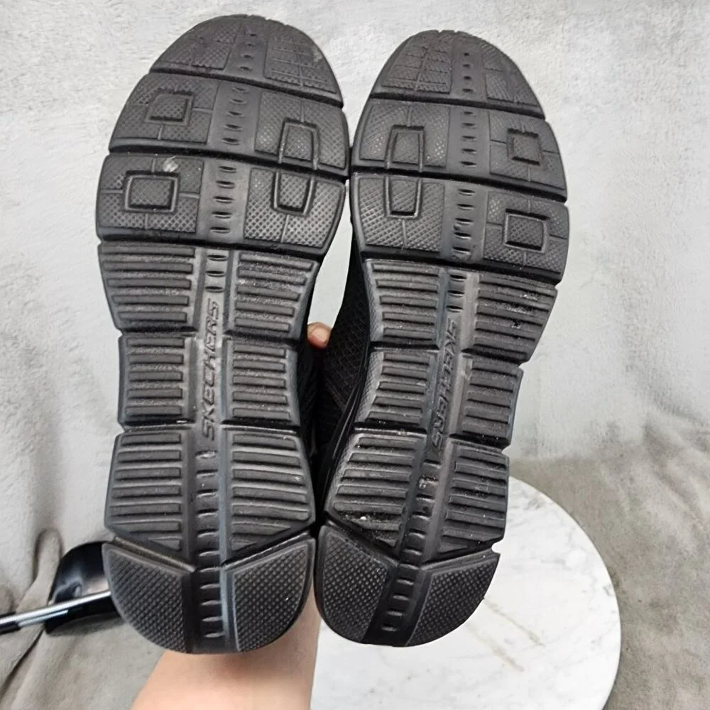 Skechers Shoes Womens Size 9 Black Slip On Sneakers *GUC*